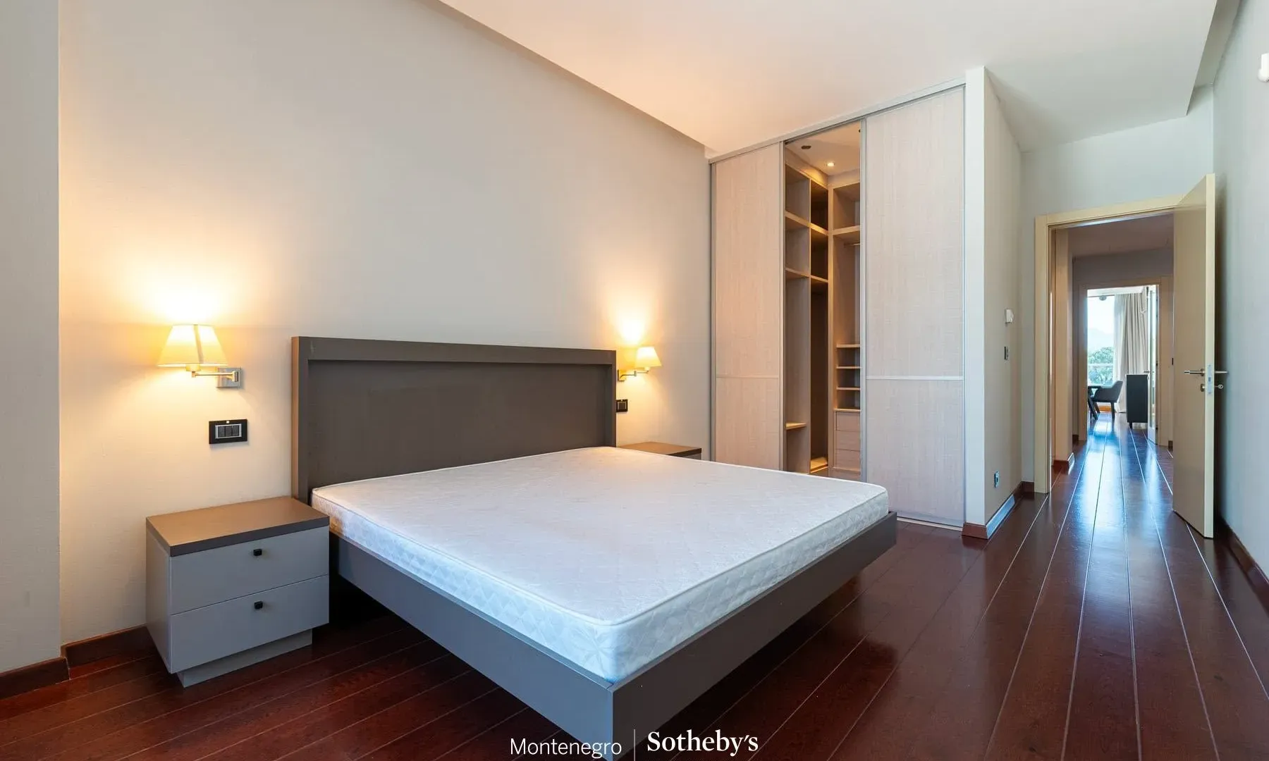 Prodaja, trosoban stan, 203m², Kod Capital Plaze, Podgorica
