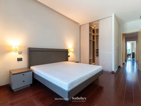 Prodaja, trosoban stan, 203m², Kod Capital Plaze, Podgorica - image 16