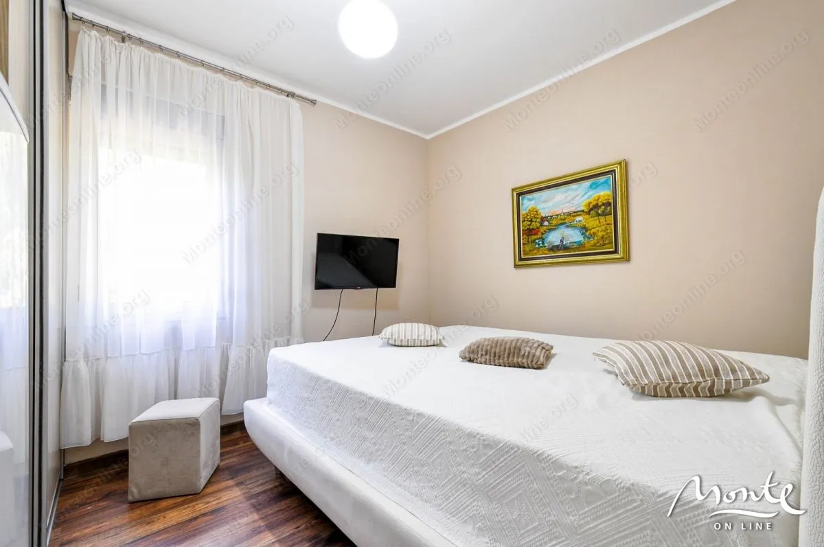 Prodaja, jednosoban stan, 50m², Tivat, Crna Gora