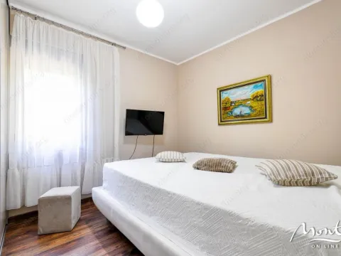 Sale, one bedroom apartment, 50m², Tivat, Crna Gora - image 12