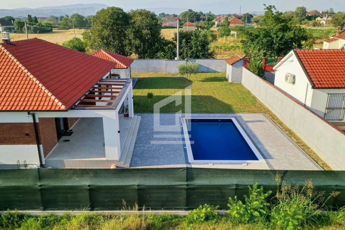Prodaja, kuća, 200m², Podgorica, Crna Gora