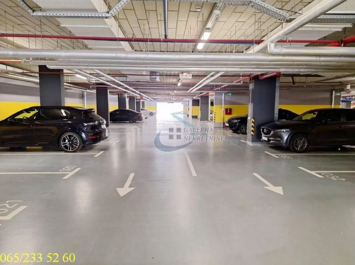 Izdavanje, poslovni prostor, 112m², Novi Beograd Blok 65, Novi Beograd Sve Podlokacije