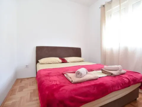 Rent, two bedroom apartment, 70m², Budva, Crna Gora - image 6