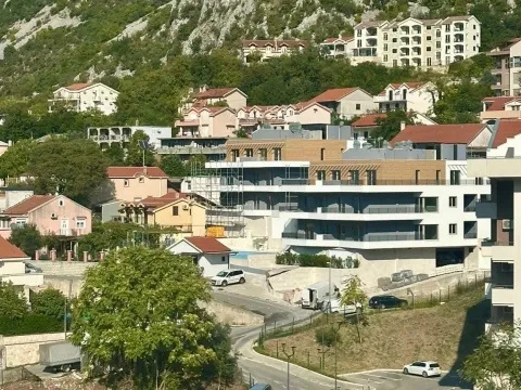 Sale, two bedroom apartment, 51m², Dobrota, Kotor - image 5