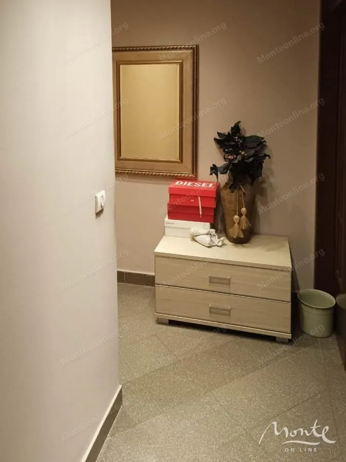 Prodaja, dvosoban stan, 96m², Stari Aerodrom, Podgorica