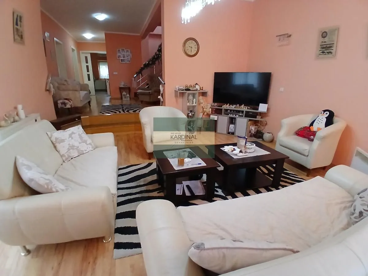 Prodaja, kuća, 334m², Tavrića obori, Jagodina