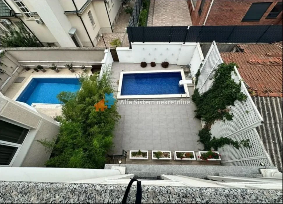 Rent, house, 510m², Čukarica, Beograd