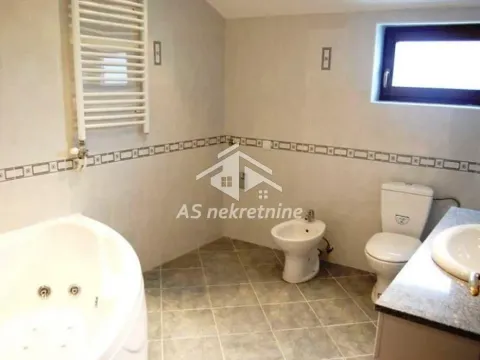 Rent, apartment, 250m², Savski Venac, Beograd - image 19