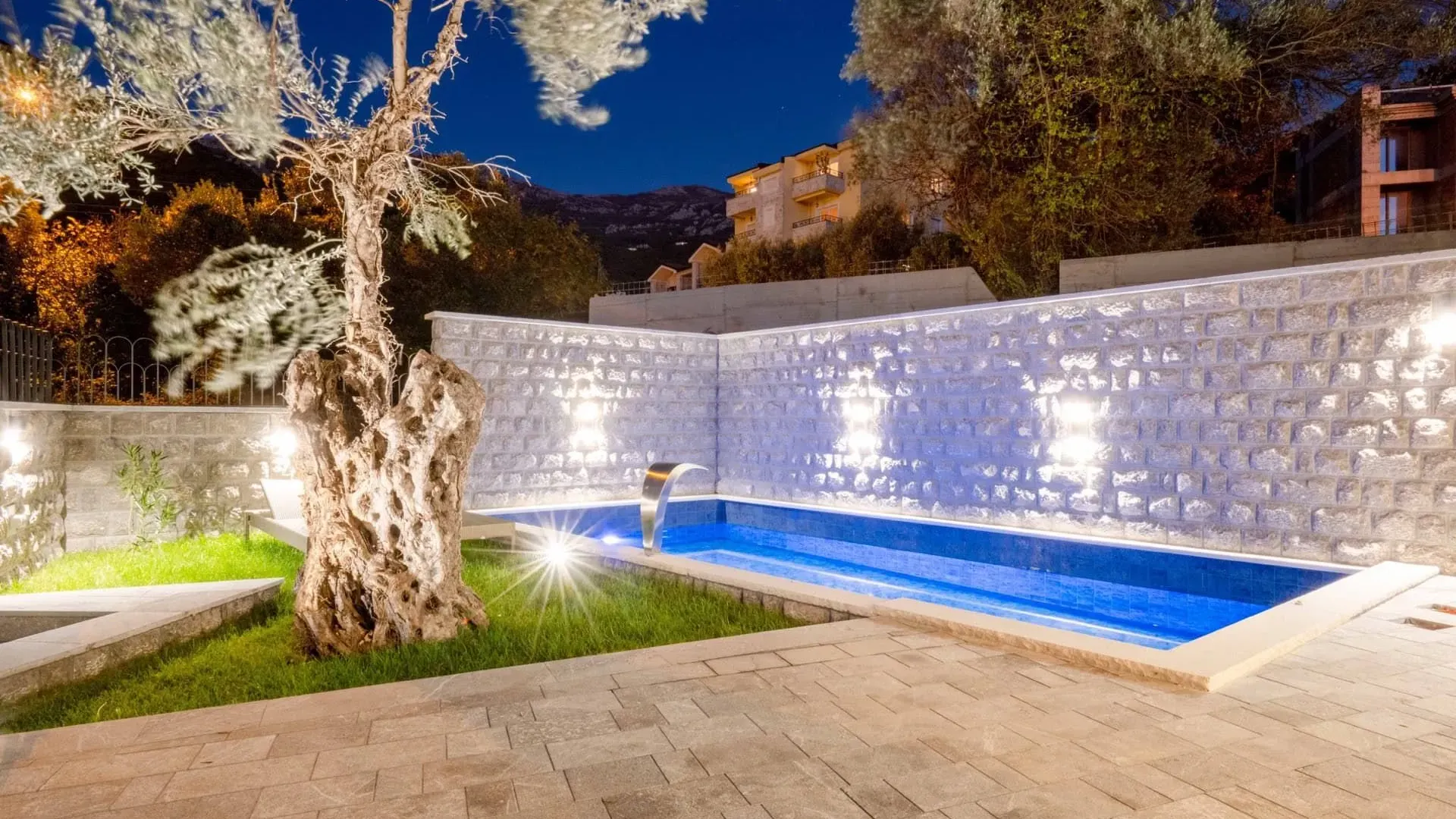 Prodaja, kuća, 240m², Kamenovo, Budva