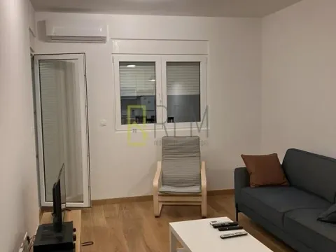 Izdavanje, jednosoban stan, 48m², City Kvart, Podgorica - image 6