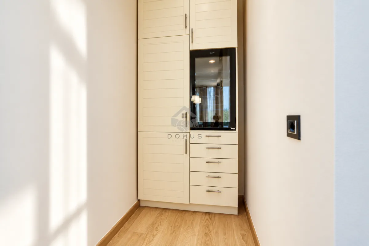Izdavanje, dvosoban stan, 120m², Podgorica, Crna Gora