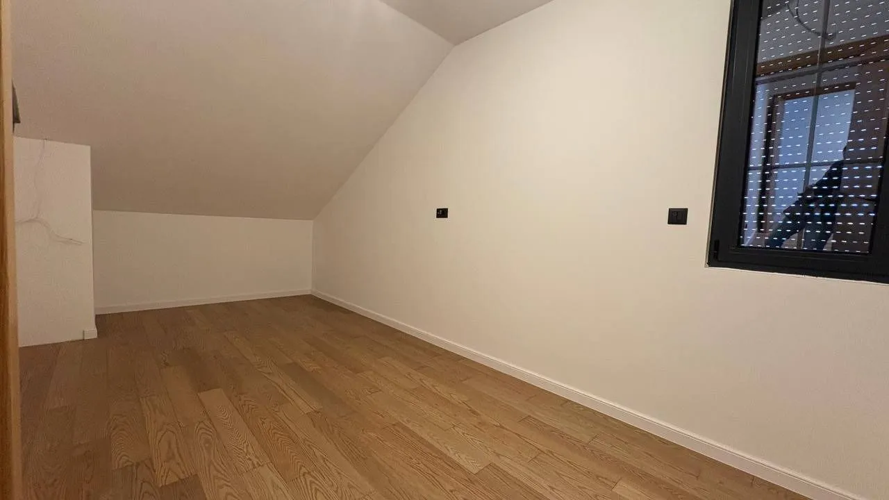 Prodaja, trosoban stan, 96m², Tivat, Crna Gora