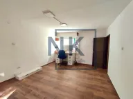 Izdavanje, poslovni prostor, 80m², Blok 5, Podgorica - image 4