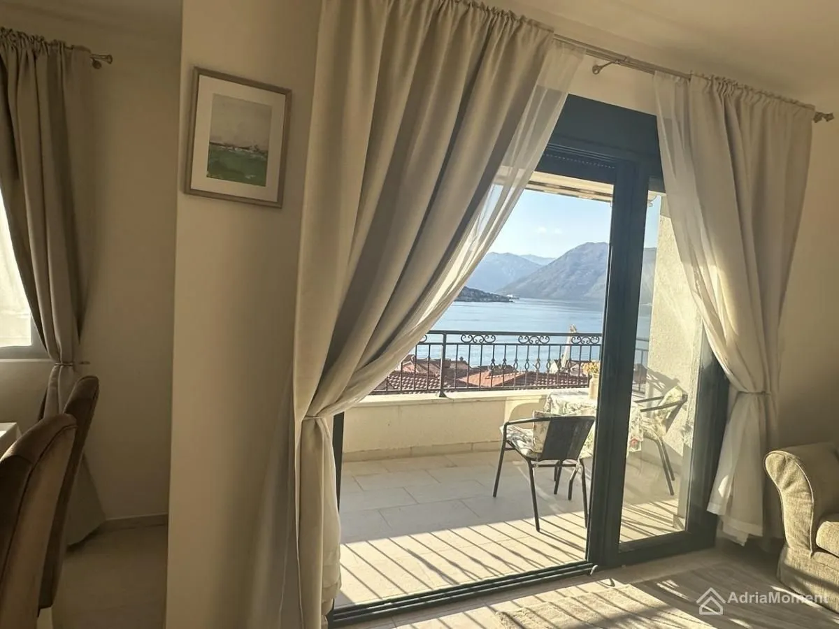 Prodaja, dvosoban stan, 75m², Dobrota, Kotor