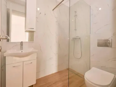 Sale, one bedroom apartment, 76m², Bečići, Budva - image 6