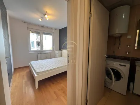 Izdavanje, dvosoban stan, 54m², Centar, Novi Sad - image 9