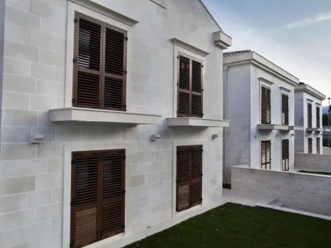 Prodaja, stan, 196m², Dobrota, Kotor - image 12