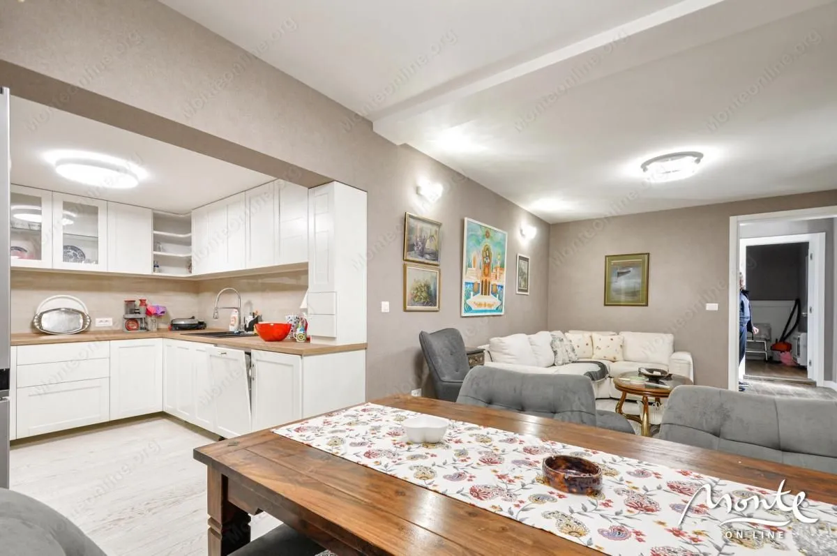 Prodaja, kuća, 240m², Tivat, Crna Gora