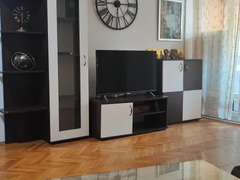 Rent, one bedroom apartment, 40m², Adok, Budva - image 1