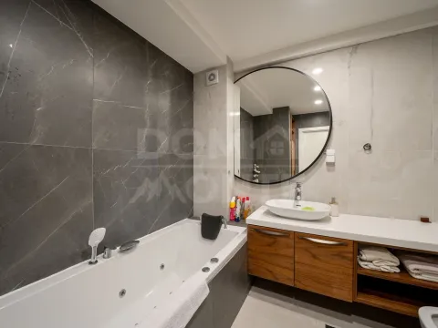 Rent, three bedroom apartment, 119m², Tivat, Crna Gora - image 12