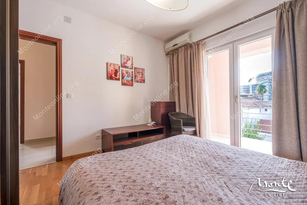 Prodaja, jednosoban stan, 64m², Budva, Crna Gora