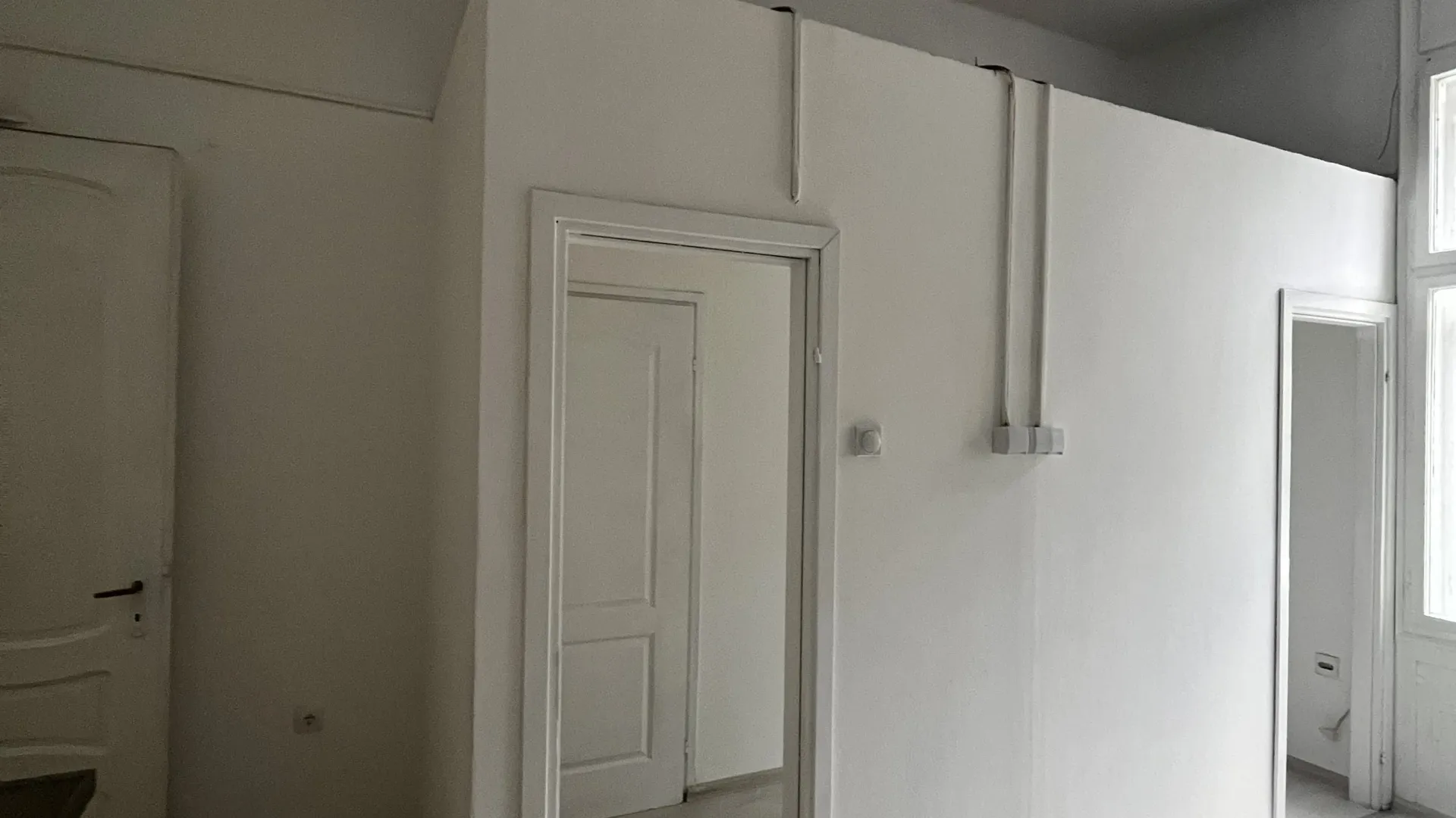 Izdavanje, poslovni prostor, 100m², Centar, Leskovac