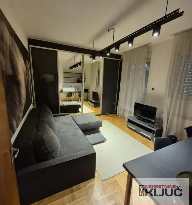 Izdavanje, jednosoban stan, 27m², Grbavica, Novi Sad Sve Podlokacije