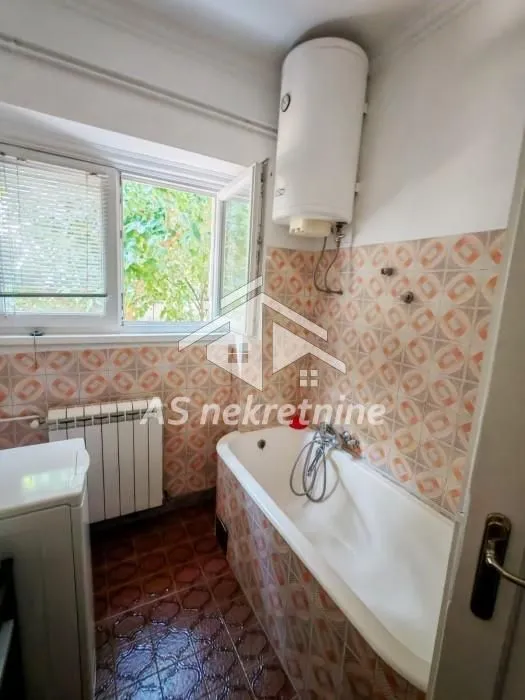 Izdavanje, jednosoban stan, 44m², Slavija, Vračar Sve Podlokacije