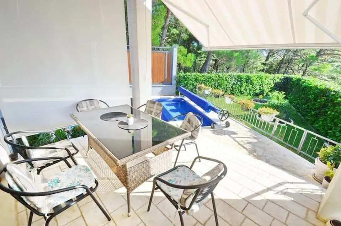 Rent, house, 220m², Kavač, Kotor