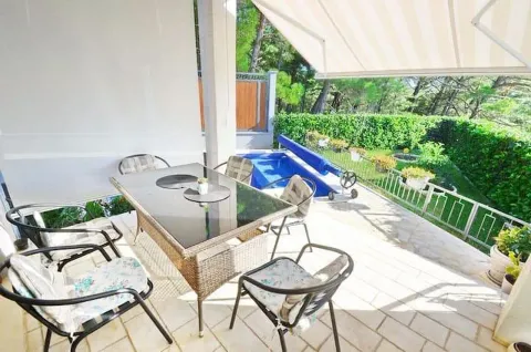 Rent, house, 220m², Kavač, Kotor - image 1