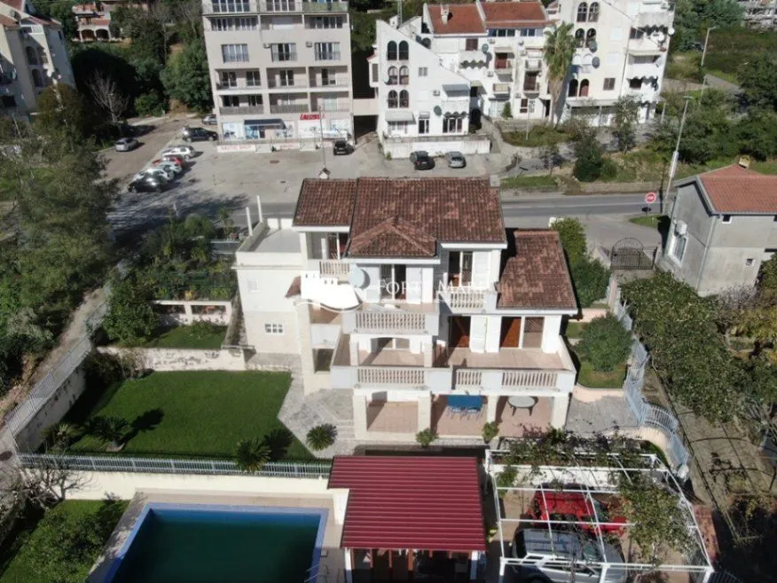Prodaja, kuća, 350m², Baošići, Herceg Novi