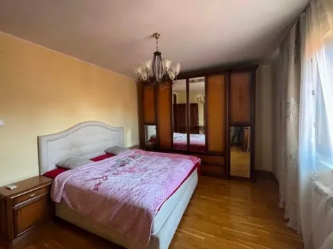 Izdavanje, kuća, 130m², Stari Aerodrom, Podgorica - image 6