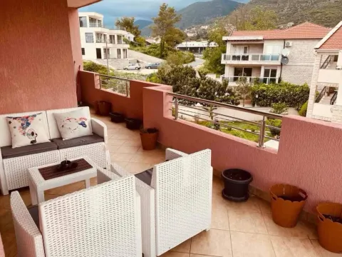 Rent, one bedroom apartment, 85m², Tivat, Crna Gora - image 9