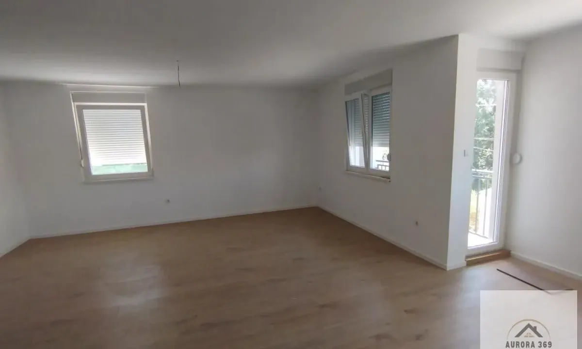 Prodaja, četvorosoban stan, 101m², Veternik, Novi Sad Sve Podlokacije
