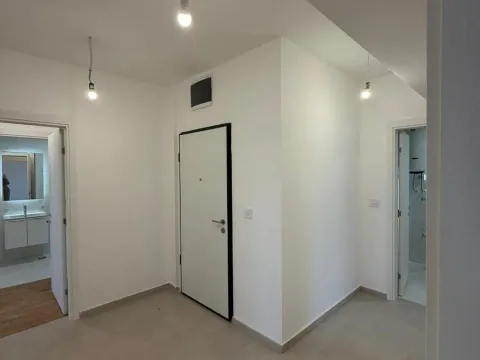 Sale, three bedroom apartment, 105m², Stari Aerodrom, Podgorica - image 7