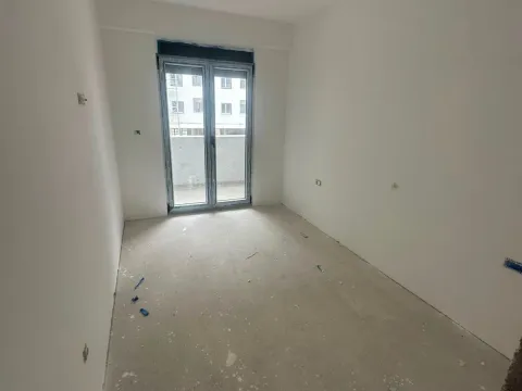 Prodaja, jednosoban stan, 43m², Stari Aerodrom, Podgorica - image 2