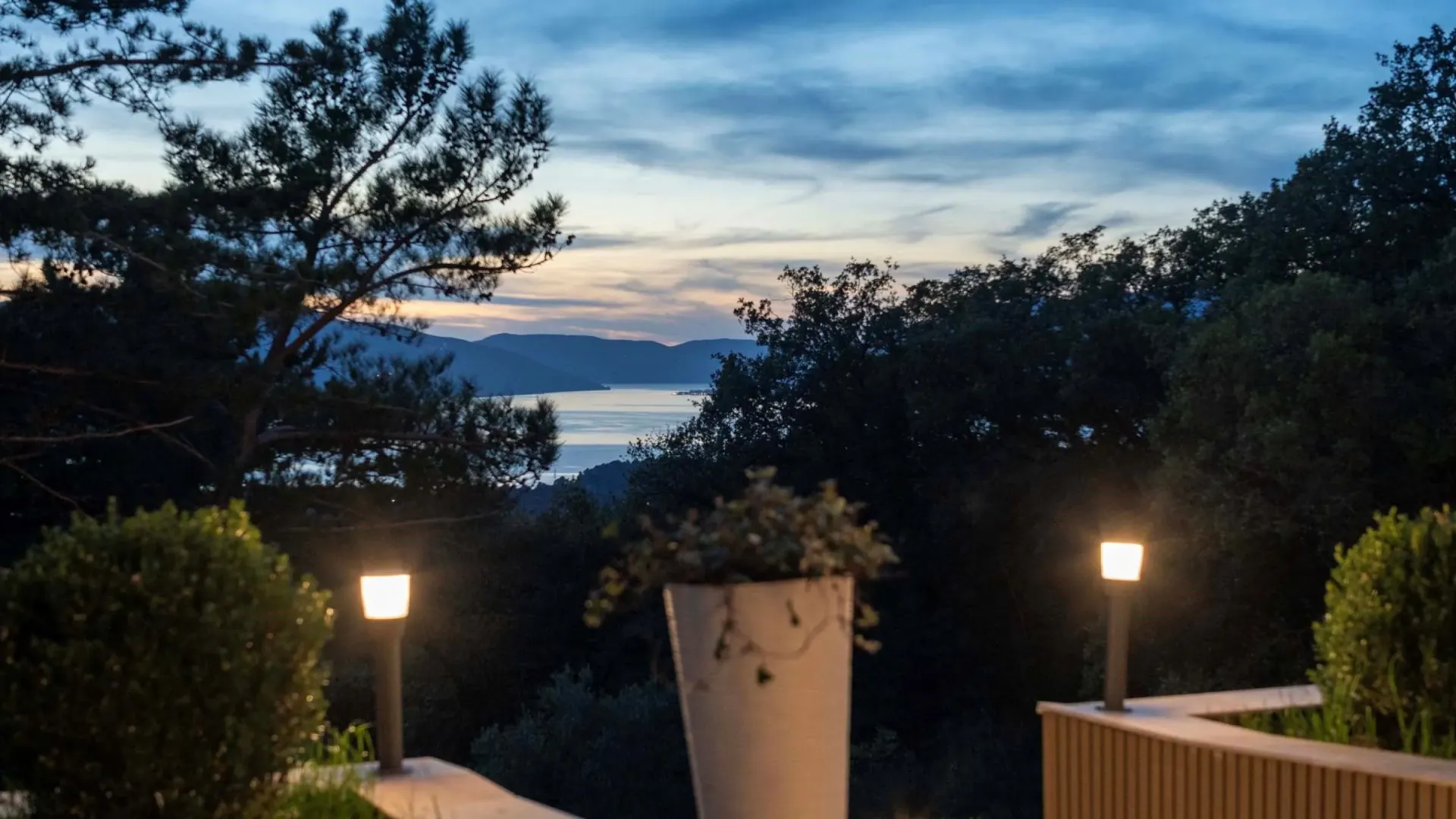 Sale, house, 480m², Kavač, Kotor