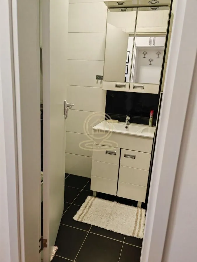 Izdavanje, dvosoban stan, 42m², Nova Detelinara, Novi Sad Sve Podlokacije