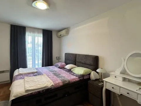 Prodaja, kuća, 301m², Centar, Podgorica - image 5