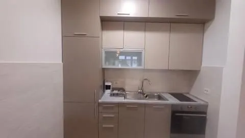 Izdavanje, jednosoban stan, 47m², Central Point, Podgorica - image 1