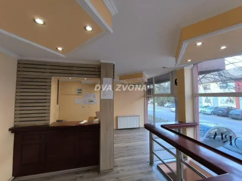 Poslovni prostor in Rotkvarija