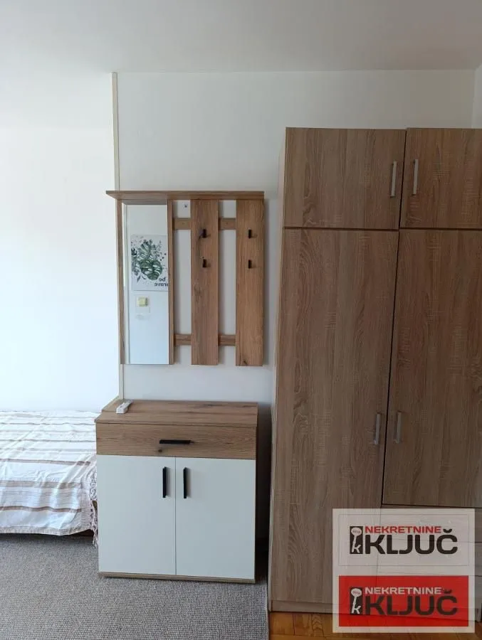 Izdavanje, garsonjera, 24m², Grbavica, Novi Sad Sve Podlokacije