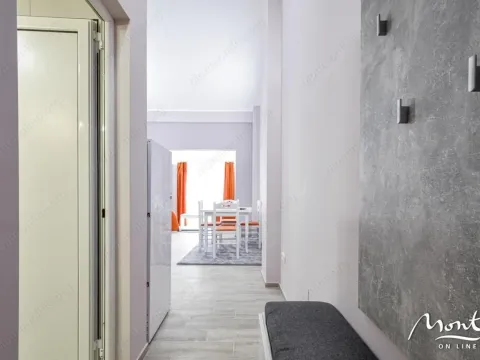 Prodaja, ugostiteljski objekat, 1256m², Centar, Budva - image 1