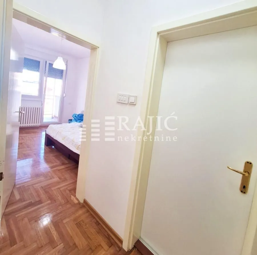 Rent, two bedroom apartment, 63m², Stari Grad, Beograd