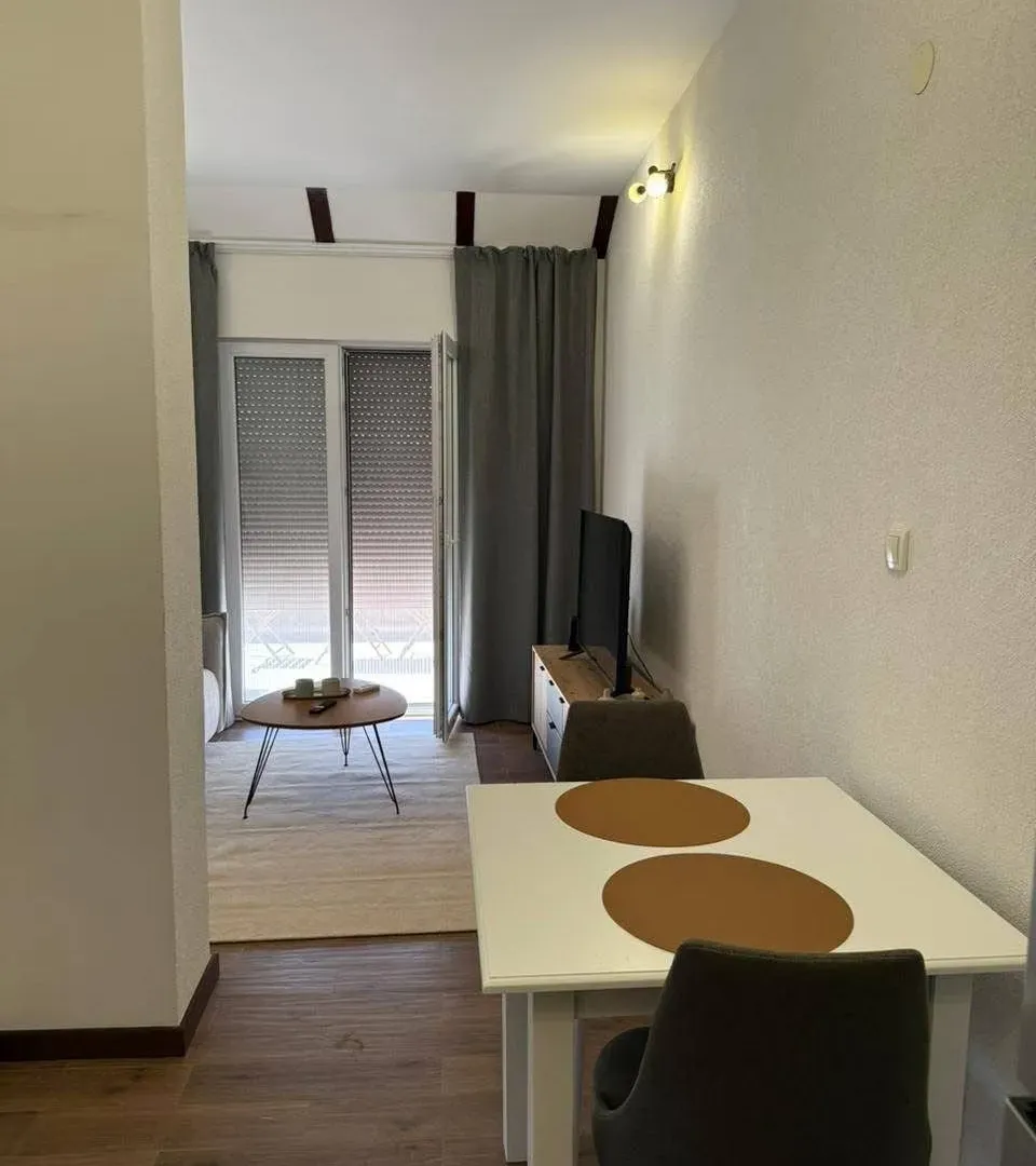 Rent, one bedroom apartment, 50m², Centar, Tivat