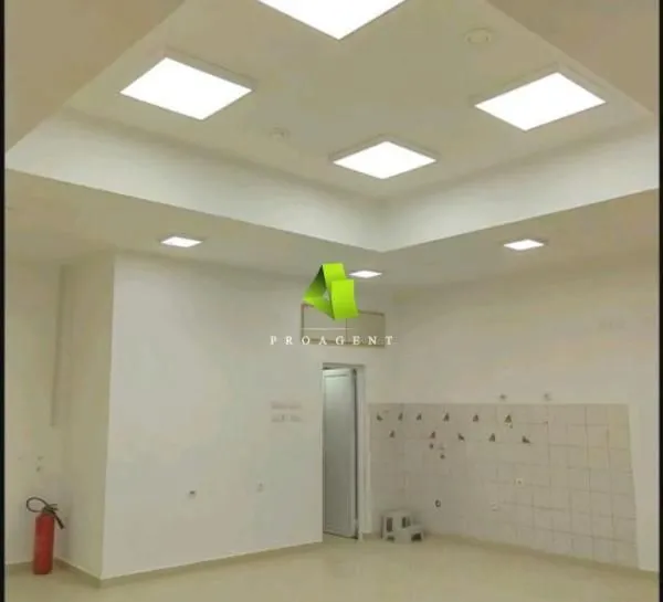 Rent, office space, 49m², Medijana, Niš