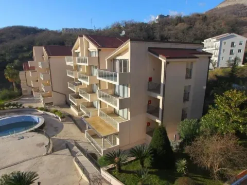 Rent, two bedroom apartment, 70m², Pržno, Budva - image 11