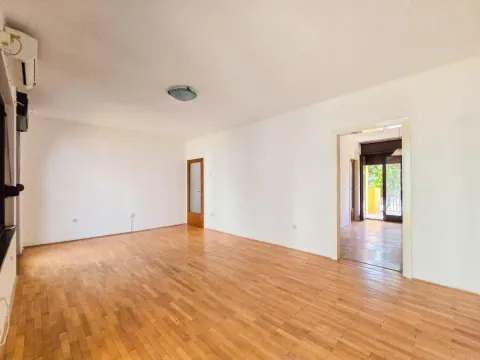 Rent, house, 112m², Zabjelo, Podgorica - image 12