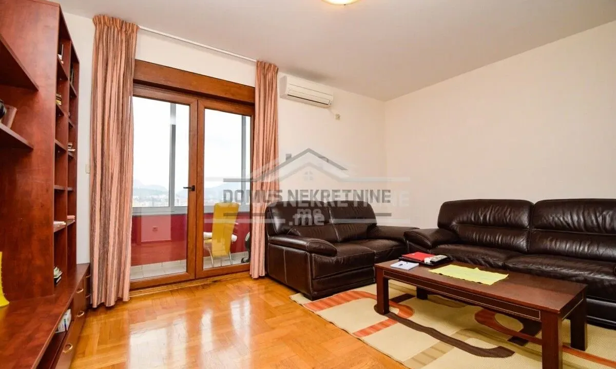 Prodaja, dvosoban stan, 71m², Autobuska stanica, Podgorica