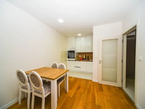 Izdavanje, jednosoban stan, 49m², Central Point, Podgorica - image 3